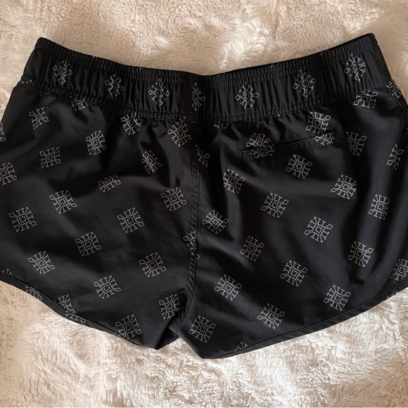 L Roxy active shorts - Picture 3 of 4